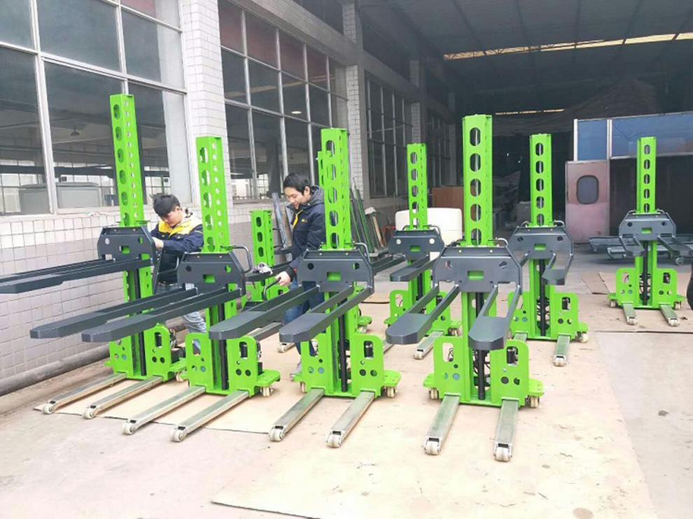SSL self-elevating stacker 3